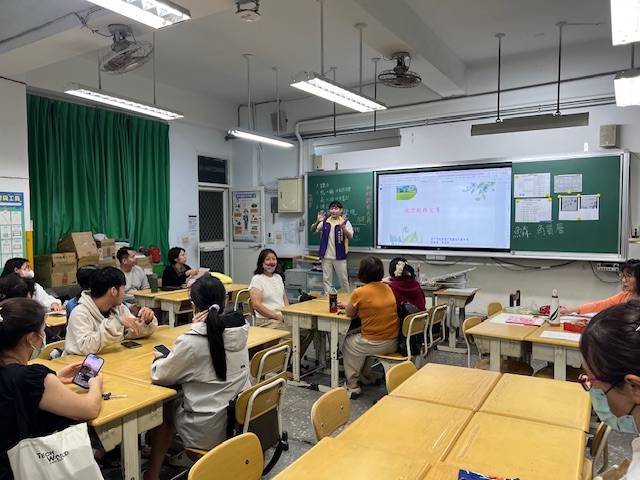 本次講習會學員對象多為年長者及新住民(越南)，講師以宣導動畫影片搭配講解以淺顯易懂的方式介紹租稅。